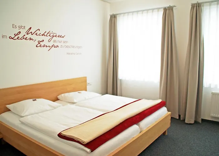 Energiehotel Kultiviert 게스트하우스 3*